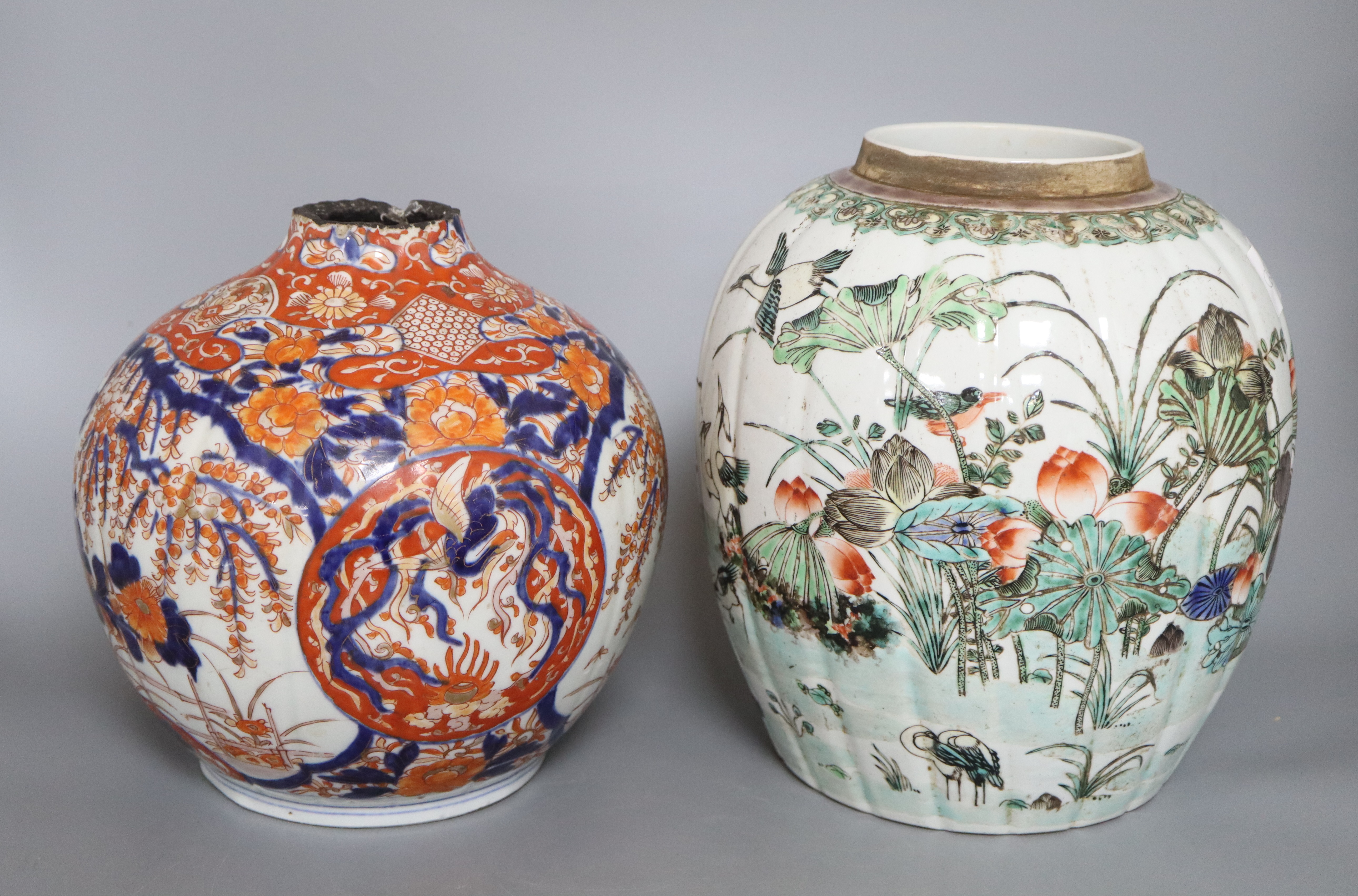 A Chinese famille verte vase and an Imari vase, tallest 24cm (a.f.)